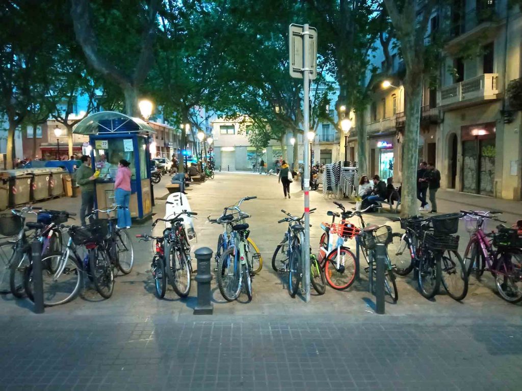 bicycle-parking-plaza-rovira